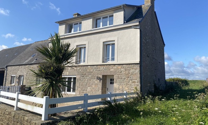 Montfarville Casa | La Corderie - Grande Maison Familiale / Sunny Family Home - Montfarville