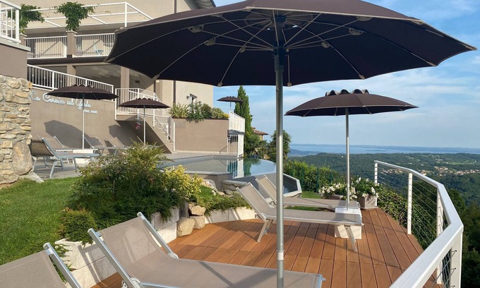 Villanuova sul Clisi Apartamento | La Cornice sul Garda- Sottobosco- terrace and lake view in residence with pool
