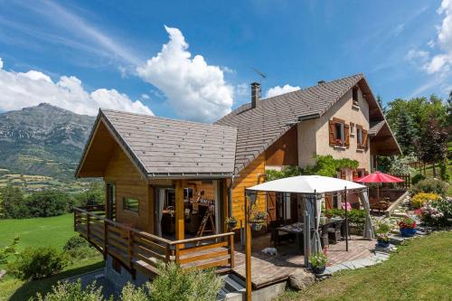 Saint-Leger-les-Melezes Cama Y Desayuno | "La Coustille" Chambres et Table d'Hôtes