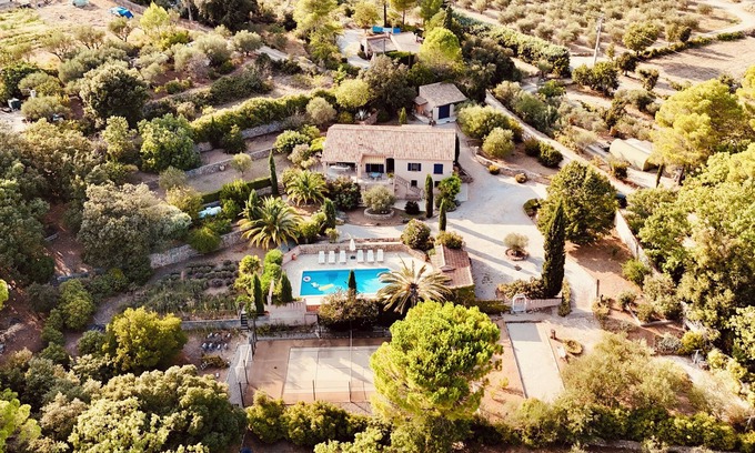 Le Val Casa | La Détente Provençale - Tennis, Football, Petanque