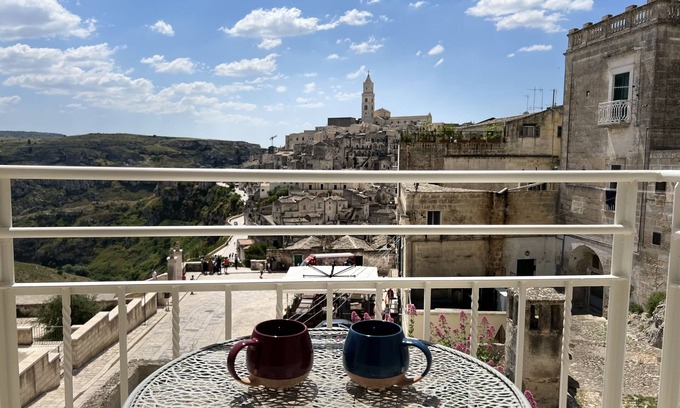 Sasso Barisano Apartamento | LA DIMORA DI ANTOSA Matera vacation home with breathtaking views of #sassidimatera