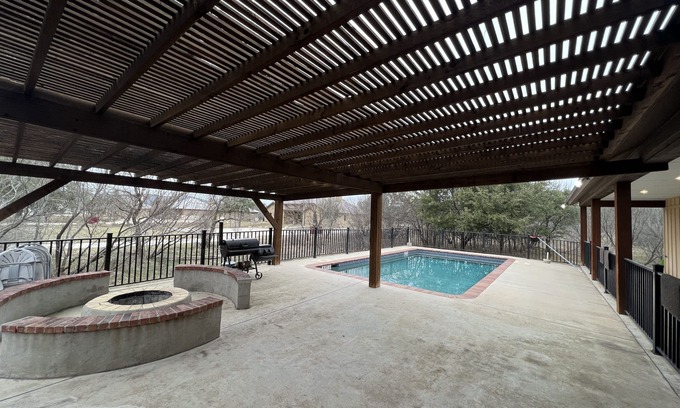 Sabinal Casa | La Doña Walk to Live Music Hacienda Entrances FREEFrio Access ConcanVIP