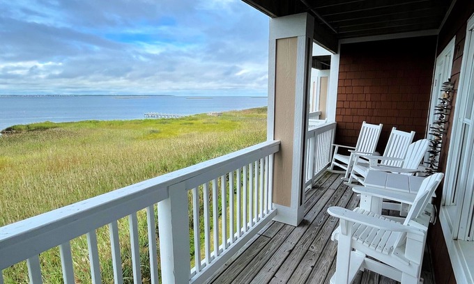 Nags Head Condominio | La Dolce Vita II: Soundfront condo w/sunset views, community pool, 2 en-suites!