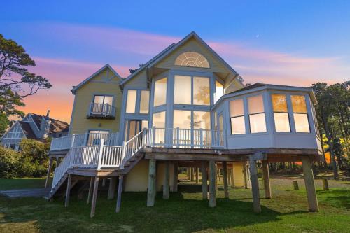 Chincoteague Casa | La Dolce Vita - Waterfront with boat dock!
