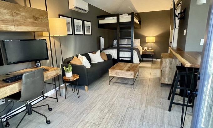 Euless Casa | La Estancia - ¡Tu hogar lejos del hogar!