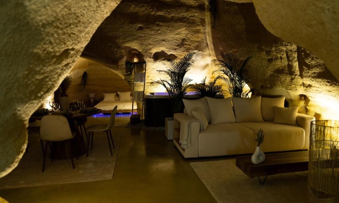 Doue-la-Fontaine Apartamento | La falaise perdue : Suite troglodyte grandiose