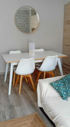 Falaise Apartamento | La Falaisienne - Appartement pour 4 au cœur de Falaise - "Larès"