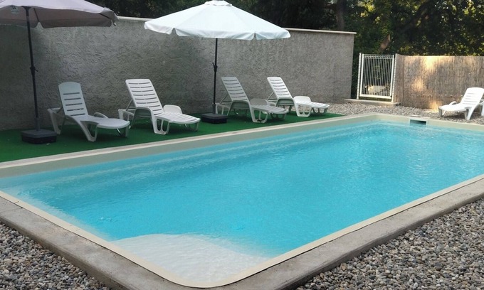 Malaucene Apartamento | La Ferme du Sublon Gîte Le Romarin