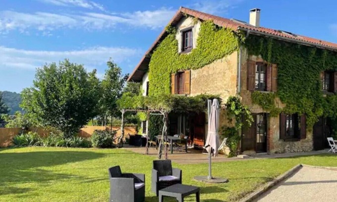 Bilieu Casa | La Ferme Tchoukar, Ferme Dauphinoise à 10min du lac à Pied