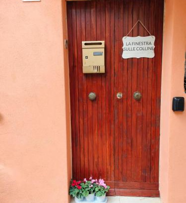 Precetto Casa | La finestra sulle colline