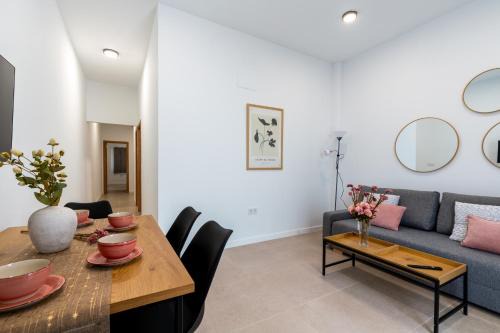 Leon XIII-Los Naranjos Apartamento | La Flor de Sevilla