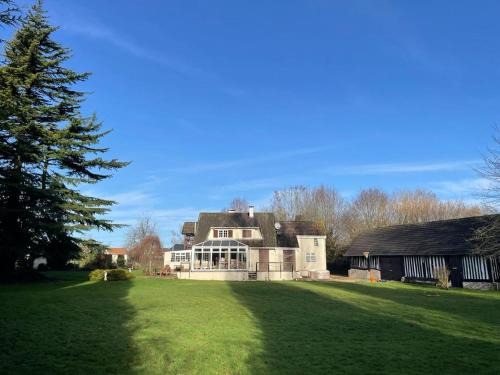 Beuzeville Casa | La Follette