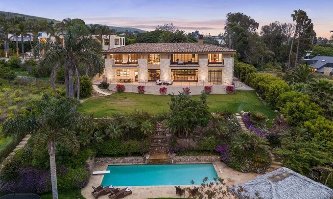 Western Malibu Casa | La Fortezza by Stay Awhile Villas