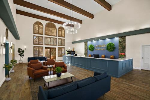 Yuma Hotel | La Fuente Inn & Suites