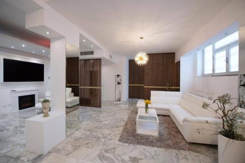 Zona Solari Apartamento | La Galleria