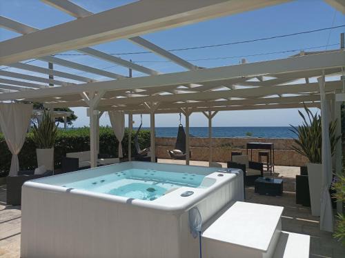 Torre San Giovanni Cama Y Desayuno | La Giara Resort