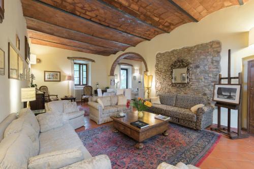 Barberino Val d'Elsa Villa | La Ginestra di Valerio - Chianti villa with large Pool & Wifi