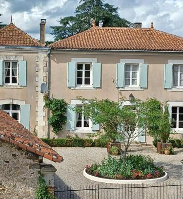 Confolens Casa | La Grange Terrou