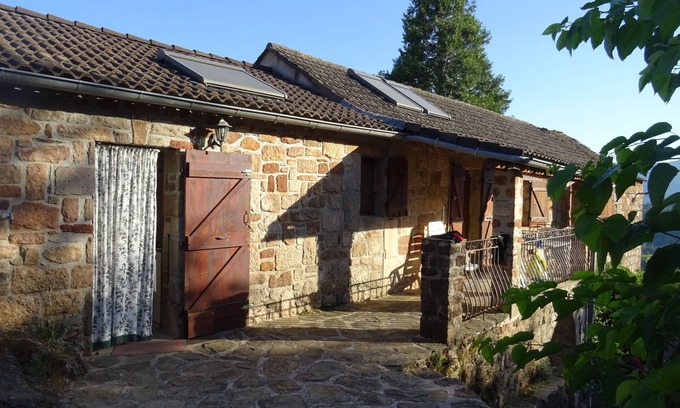 Saint-Pierre-Saint-Jean Casa | "la grange 1809" sleeps 6, private pool