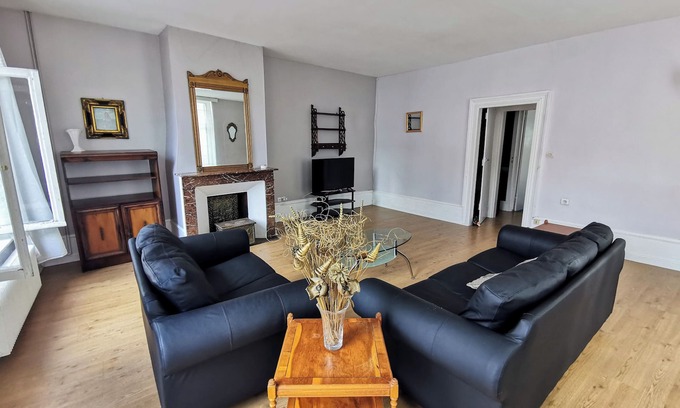 Hesdin Casa | La grande Hesdinoise - sleeps 6 near the square and its shops