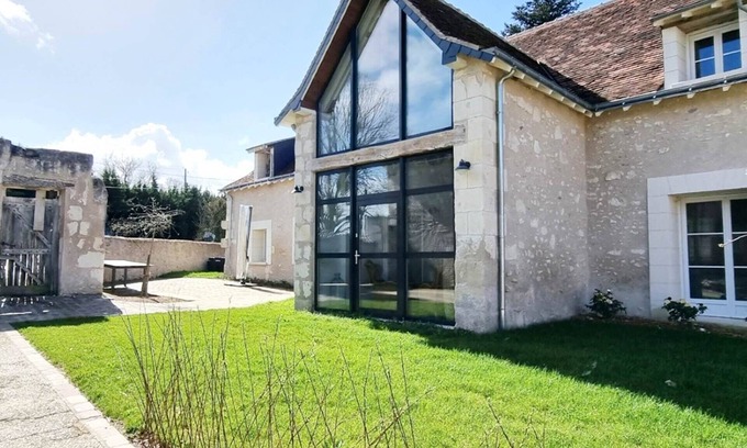 Verneuil-sur-Indre Otro | La Grange à Porteau French country mansion holiday 4*