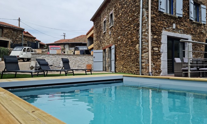 Villeneuve-dʼAllier Casa | La grange à VITTAL with swimming pool