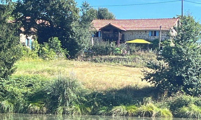 Saint-Estephe Cabaña | La Grange, charming spacious 5 bedroom Gite in Saint-Estephe 24360 Dordogne