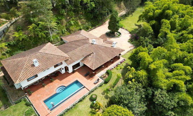 Retiro Villa | Finca Hacienda Colonial - Piscina - Hermosas Vistas