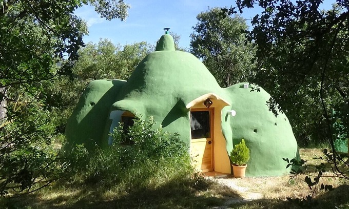 Zafarraya Casa | La Igloo en bosques de roble con piscina