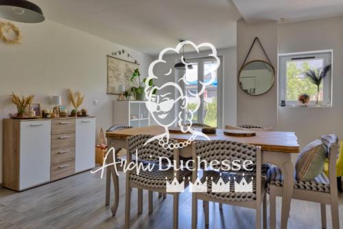 Grand-Couronne Apartamento | La Kase Dali jolie maison de ville avec jardin