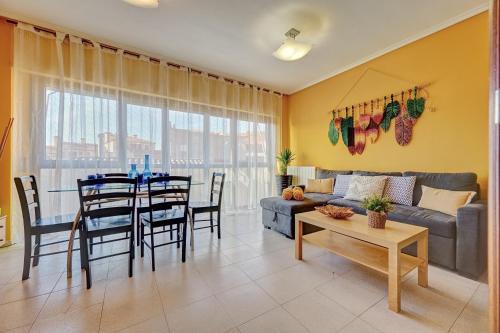 Viana Apartamento | La Kasilla de Viana by Clabao
