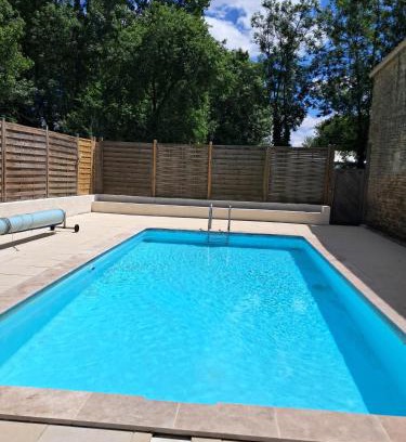 La Caillere-Saint-Hilaire Casa | LA LAUJÈRE IVIE - Gîte & Piscine privative