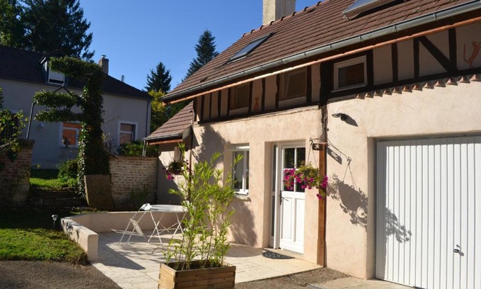Lamarche-sur-Saone Cama Y Desayuno | La Licorne
