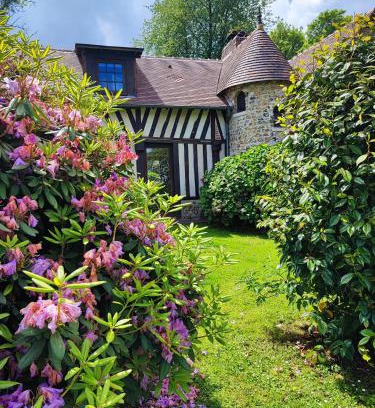 Quetteville Casa | La longère dans la prairie