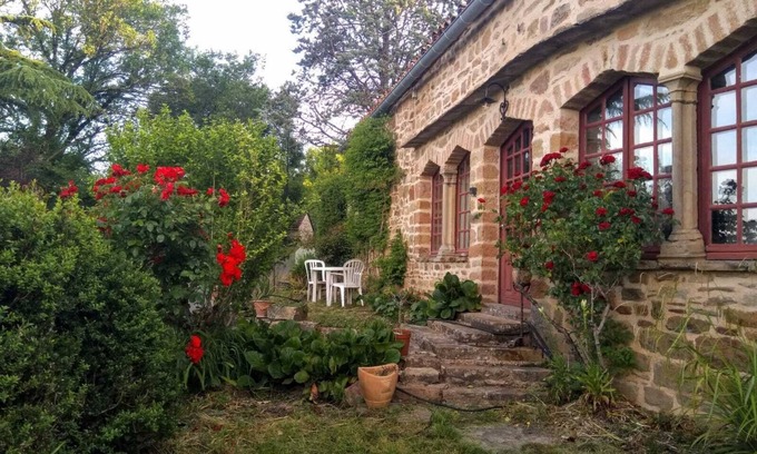 Saint-Marcel-Campes Casa | La Longère D'anaïde Maison en Pierres Face à Cordes sur Ciel