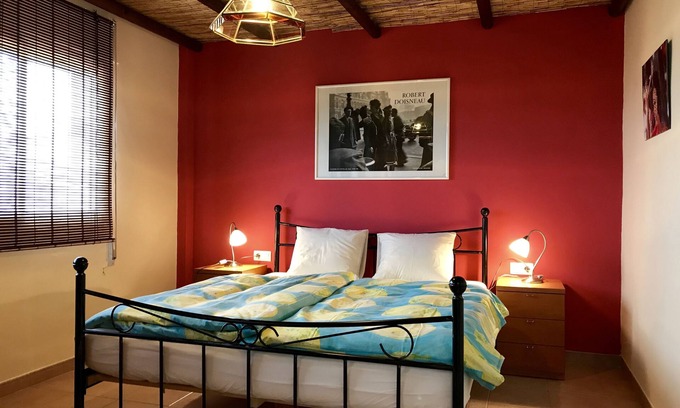 Sayalonga Casa | Casa la Madrugada, alojamiento confortable en el campo, con maravillosas vistas.