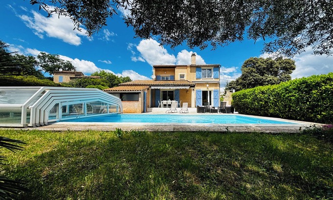 Gareoult Casa | La Maison Bleue - Family-friendly, peaceful & air-conditioned
