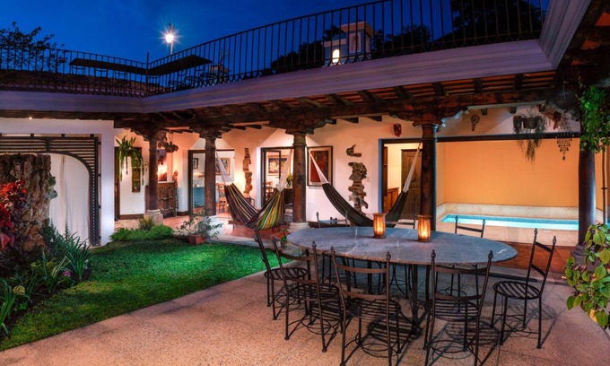 Antigua Guatemala Casa | La Maison Bleue w/pool & parking Center of Antigua