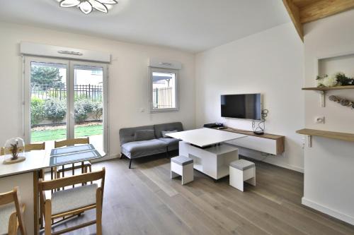 Sartrouville Casa | La Maison d'Iris - Proche Golf et RER A