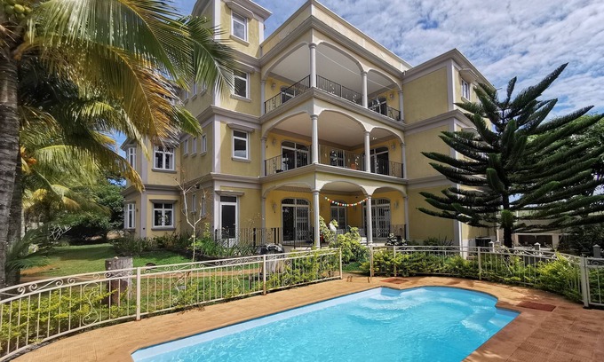 Mahebourg Apartamento | 2 apartamentos individuales muy espaciosos con piscina segura y jardín tropical