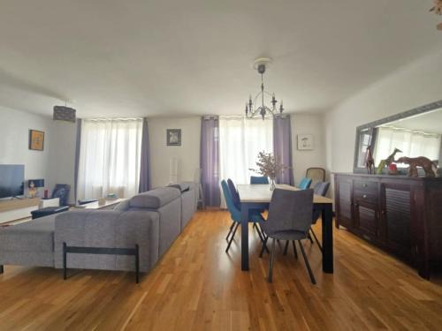 Republique Casa | la maison de caramel