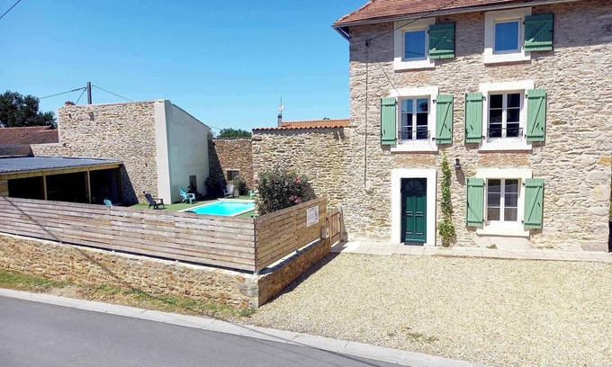 Peyrat-de-Bellac Casa | La maison de l'Anglaise - Gîte sleeps 15