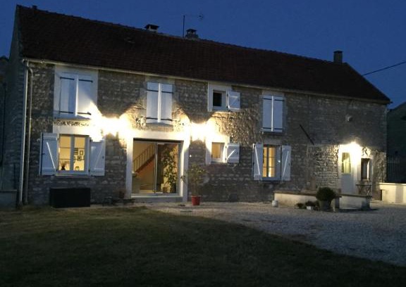 Prehy Casa | La maison de Lucien, gîte au cœur du vignoble Chablisien