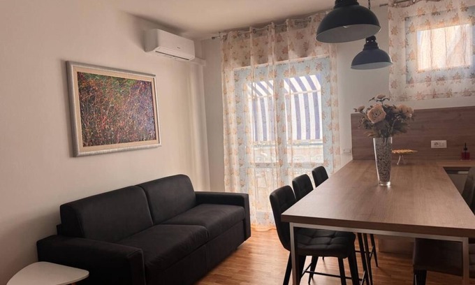 Lido Casa | La Maison de Monique