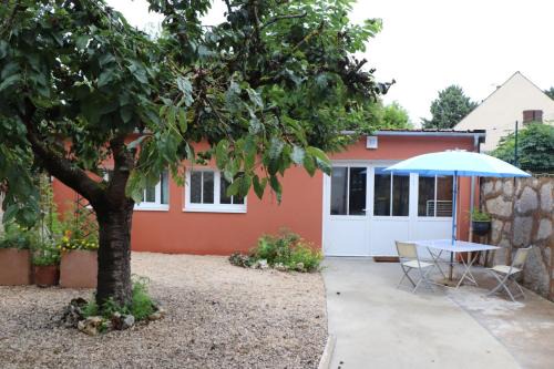 Bourroches Apartamento | La maison de Philippe & Maryse en Bourgogne Franche Comté Dijon, entre ville, jardins et vignes, aux portes de la Cité Internationale Gastronomique et du Vin