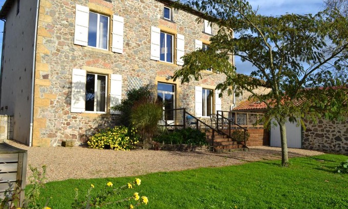 Pressac Casa | "La Maison de Villars" au coeur de la nature
