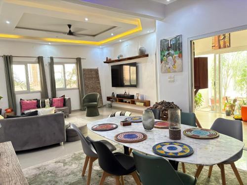 Ouakam Casa | La Maison des Couleurs