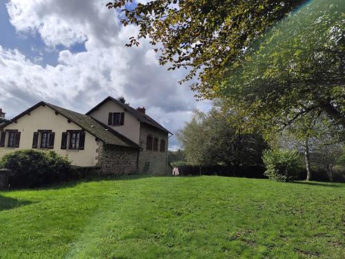 Ladignac le Long Casa | La Maison des Etangs Gite