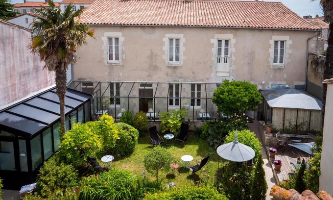 Saint-Martin-de-Re Hotel | La Maison Douce