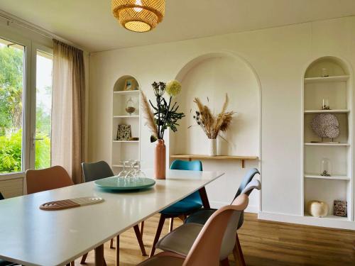 Foucarville Casa | La Maison du Bonheur Cozy family refuge near Utah